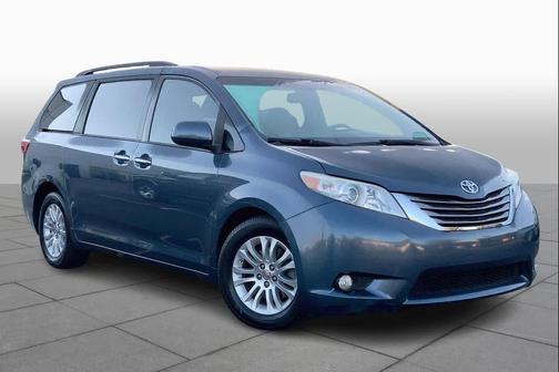 2017 Toyota Sienna XLE