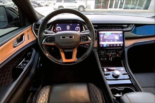 2023 Jeep Grand Cherokee Summit