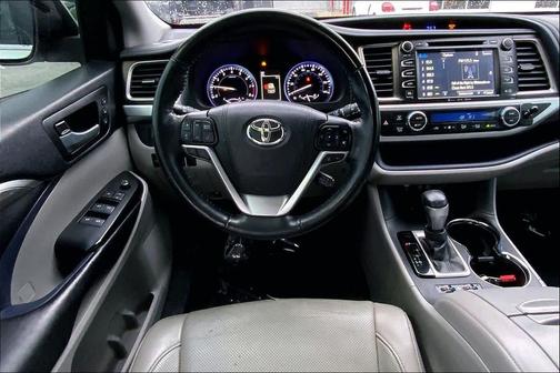 2017 Toyota Highlander Limited Platinum