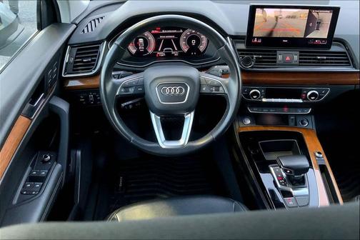 2022 Audi Q5 45 S line Premium Plus