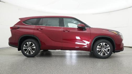 2026 Toyota Highlander Hybrid XLE