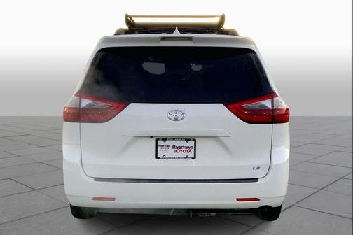 2020 Toyota Sienna LE