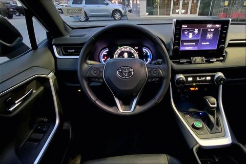2022 Toyota RAV4 Hybrid SE