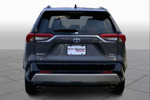 2022 Toyota RAV4 Hybrid SE