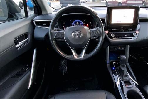 2023 Toyota Corolla Cross XLE