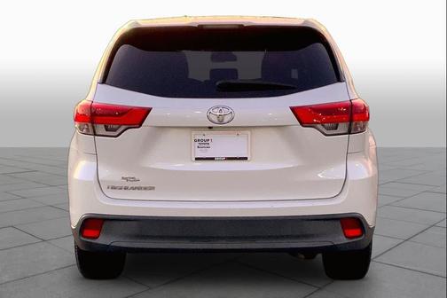 Blizzard Pearl 2017 Toyota Highlander LE I4