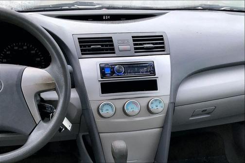 Classic Silver Metallic 2009 Toyota Camry LE