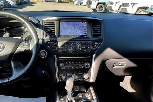 2019 Nissan Pathfinder SL