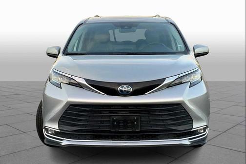 2023 Toyota Sienna XLE 7 Passenger