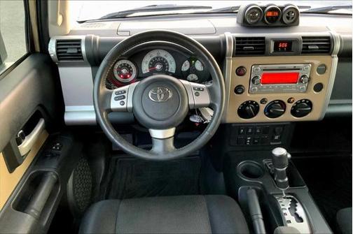 2014 Toyota FJ Cruiser Base