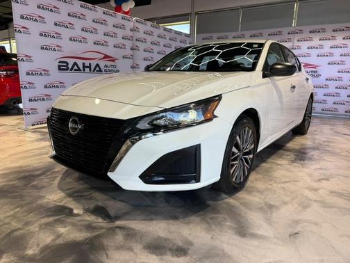 Pearl White Tricoat 2025 Nissan Altima SV AWD