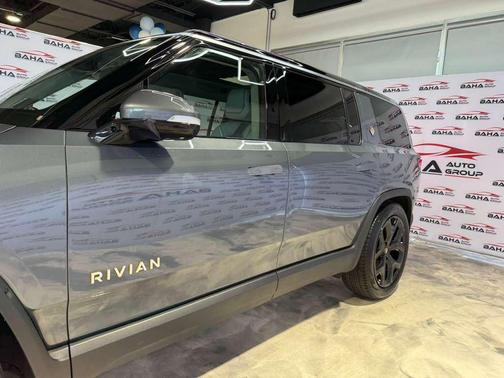 2024 Rivian R1S Adventure Quad Motor Large Pack