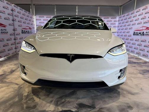 Pearl White Multi-Coat 2017 Tesla Model X 75D