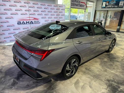 Fluid Metal 2025 Hyundai ELANTRA SEL