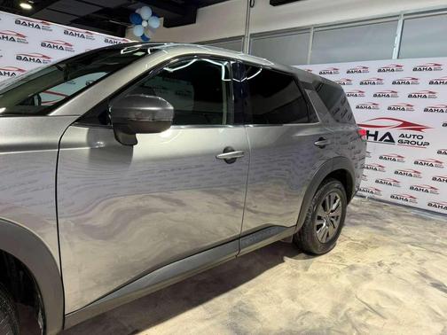 2022 Nissan Pathfinder S 2WD