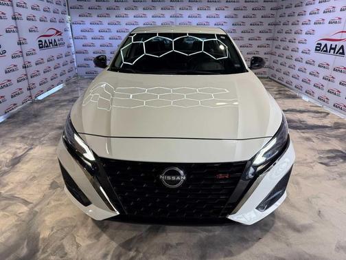 Glacier White 2025 Nissan Altima SR