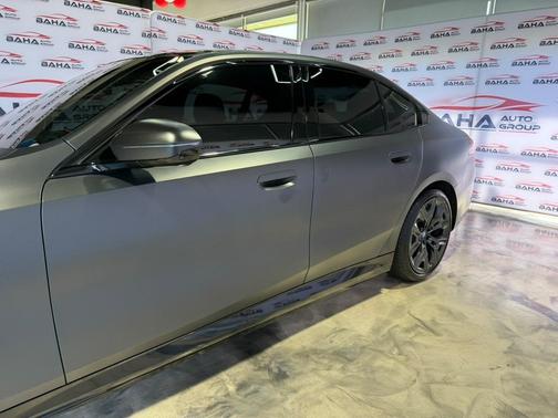 Frozen Deep Grey 2024 BMW i5 eDrive40