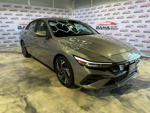 Fluid Metal 2025 Hyundai ELANTRA SEL