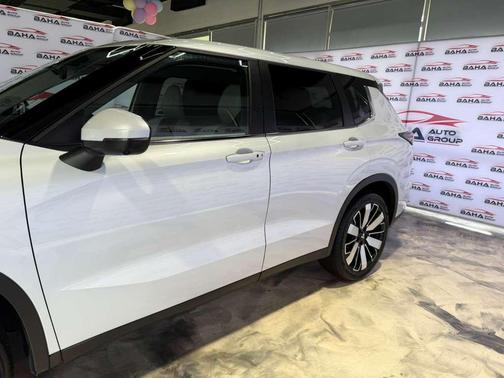 White Diamond 2025 Mitsubishi Outlander Trail Edition S-AWC