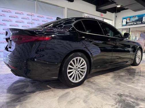 2021 Alfa Romeo Giulia Base