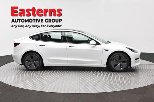 Pearl White Multi-Coat 2023 Tesla Model 3 Standard Range