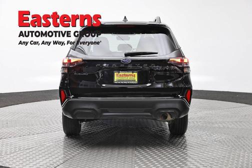 Crystal Black Silica 2025 Subaru Forester Premium