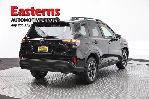 Crystal Black Silica 2025 Subaru Forester Premium