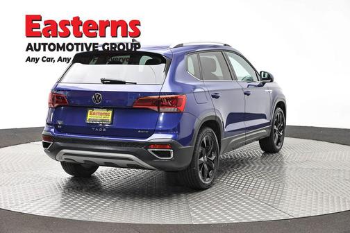 Blue Metallic 2022 Volkswagen Taos 1.5T SE