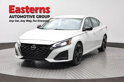 Glacier White 2024 Nissan Altima SR FWD