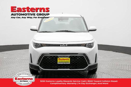 Snow White Pearl 2023 Kia Soul LX