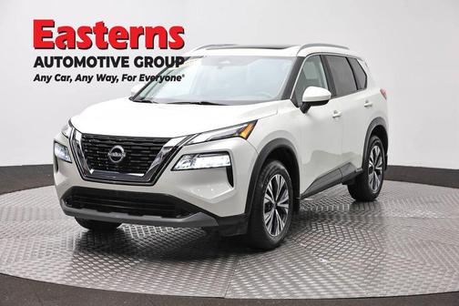 Pearl White Tricoat 2023 Nissan Rogue SV
