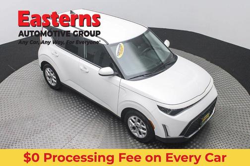 Snow White Pearl 2024 Kia Soul LX