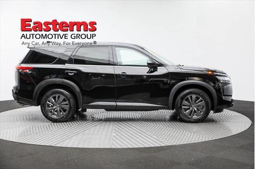 2022 Nissan Pathfinder S 4WD
