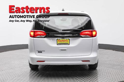 2023 Chrysler Voyager LX