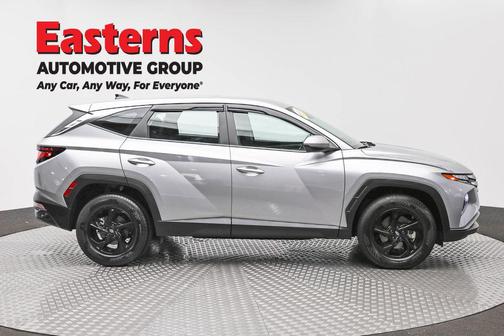 Shimmering Silver 2024 Hyundai TUCSON SE