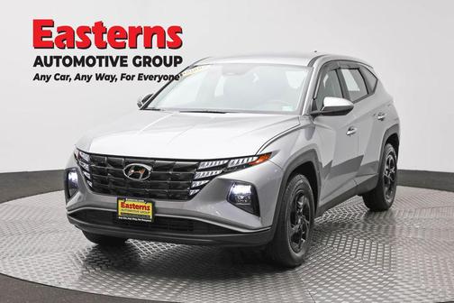 Shimmering Silver 2024 Hyundai TUCSON SE