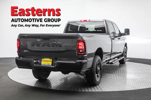 2025 RAM 2500 Tradesman Crew Cab 4x2 8' Box