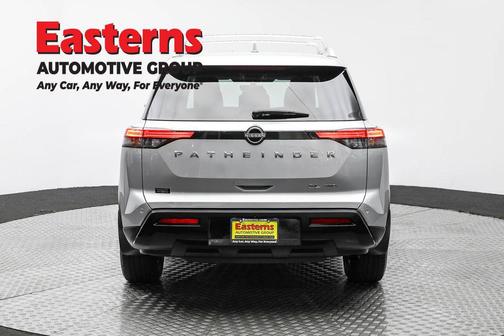 2023 Nissan Pathfinder SL 4WD