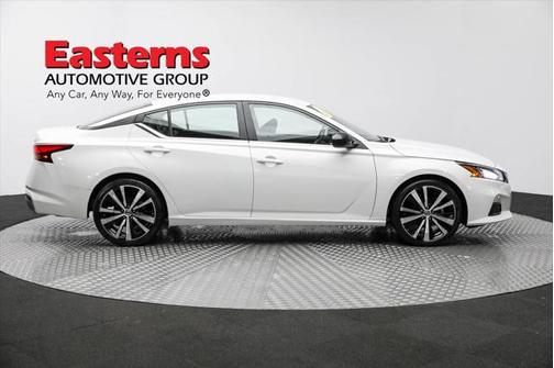 2022 Nissan Altima SR FWD