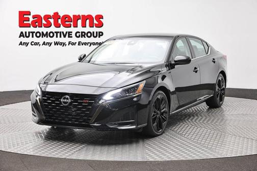 Super Black Clearcoat 2024 Nissan Altima SR FWD