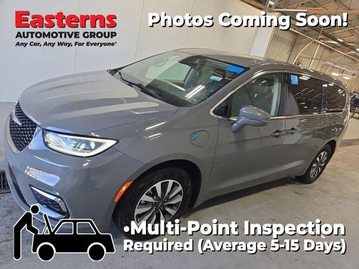 2022 Chrysler Pacifica Hybrid Touring L