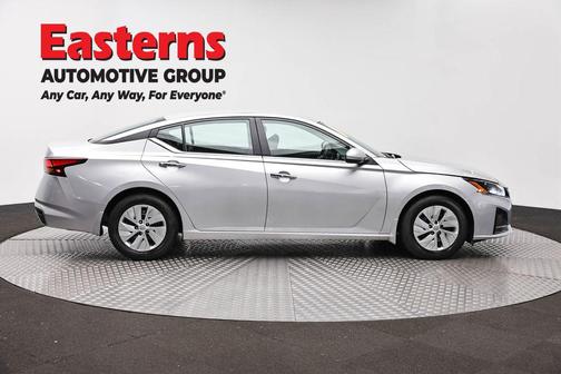 Brilliant Silver Metallic 2023 Nissan Altima S FWD