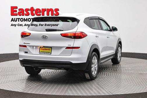 Dazzling White 2019 Hyundai TUCSON SE