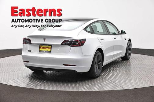 Pearl White Multi-Coat 2023 Tesla Model 3 Standard Range