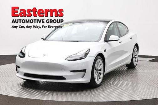Pearl White Multi-Coat 2023 Tesla Model 3 Standard Range