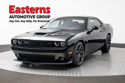 Pitch Black Clearcoat 2019 Dodge Challenger R/T Scat Pack
