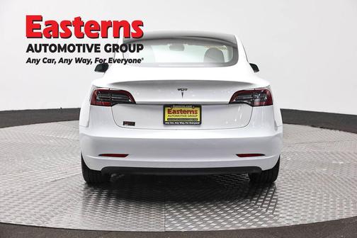 Pearl White Multi-Coat 2023 Tesla Model 3 Standard Range