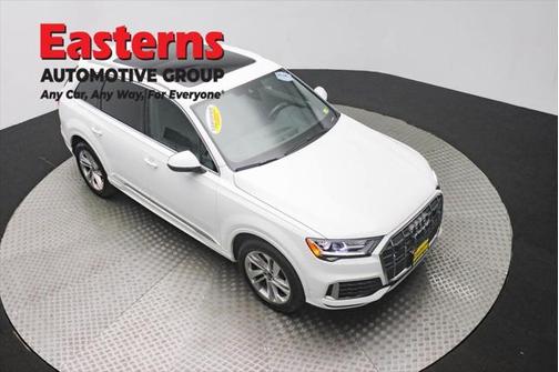2022 Audi Q7 45 Premium Plus