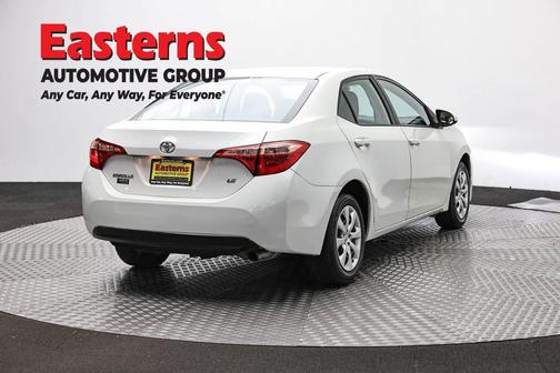 Blizzard Pearl 2019 Toyota Corolla LE
