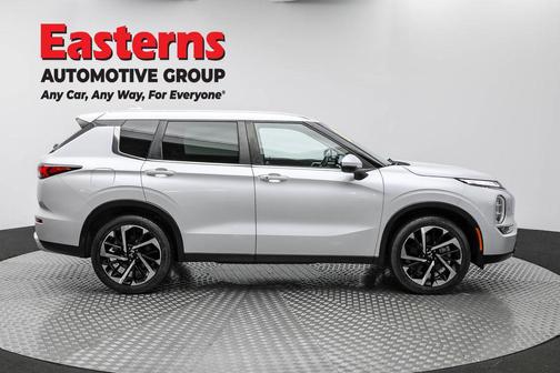 2022 Mitsubishi Outlander SE